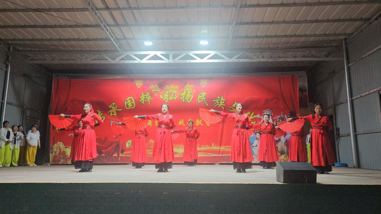 顺平高阳满城三县爱心联动 庆七一颂党恩文艺义演

为热烈庆祝中国共产党成立105