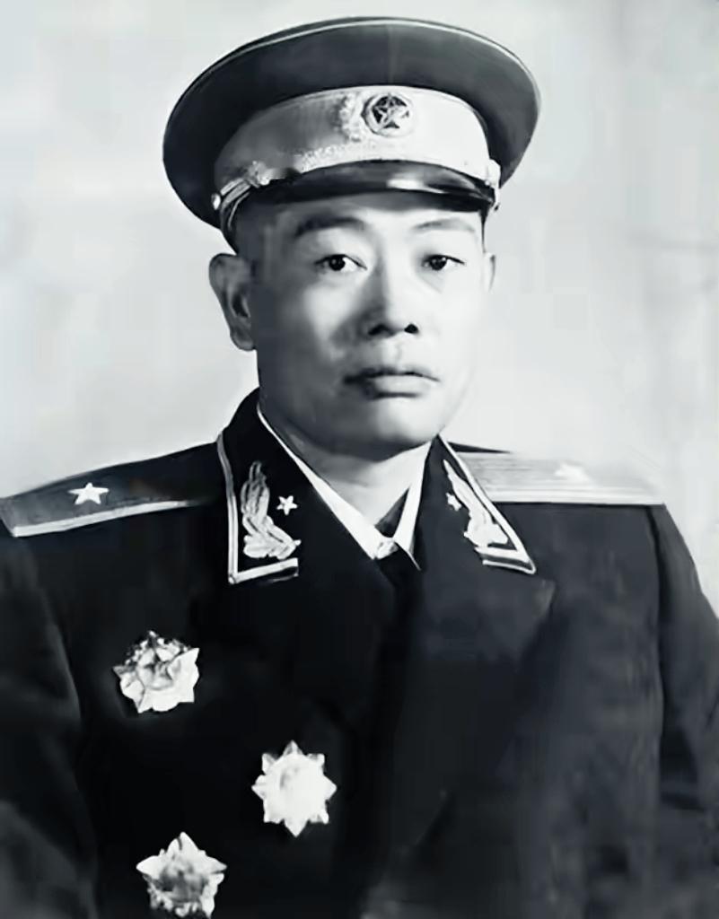井冈山挑夫司令，五五年授衔后却不敢抬头，只为等一声熟悉的乡音！



1955年