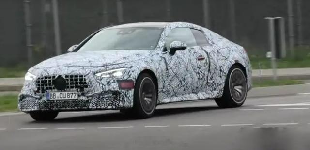 #汽车资讯# 【性能大增，奔驰AMG CLE63谍照曝光】近年来，汽车界随着科技