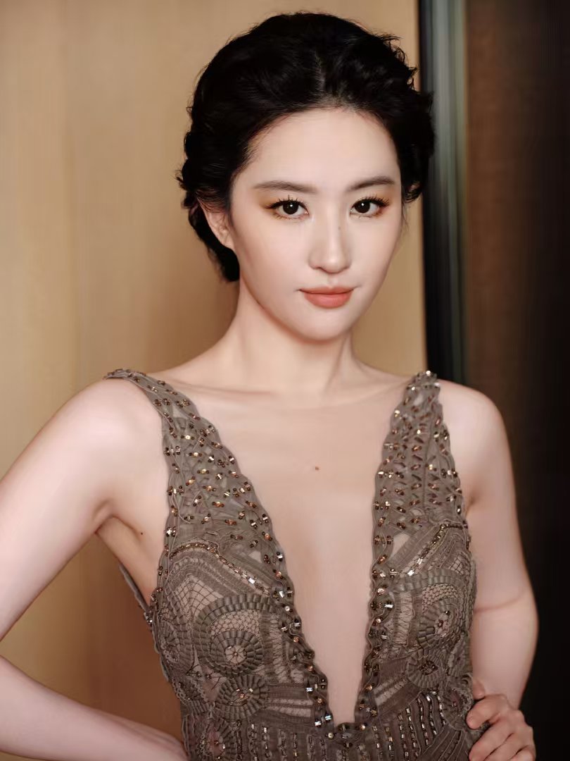 刘亦菲车代title刘亦菲代言新物料刘亦菲代言新物料 好美好美的一张脸 