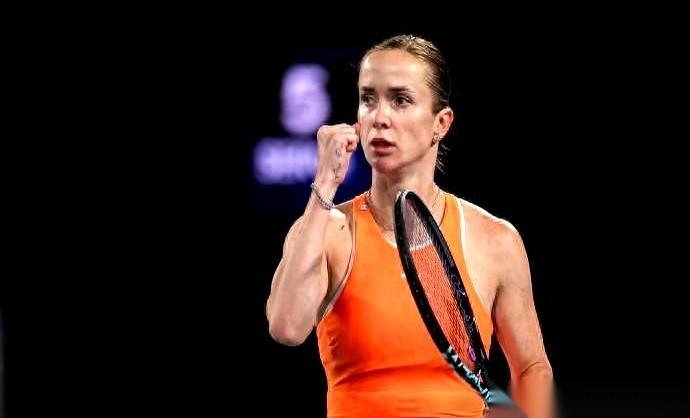 澳网女单那边，出大事了。
头号种子萨巴伦卡，直接打出了一项连德约科维奇都得仰望的