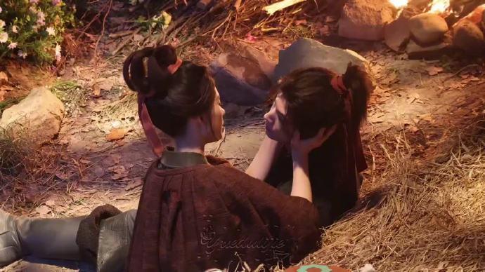 张凌赫林允这波赢麻了！飘雪吻戏甜到跺脚，颜值演技双在线

张凌赫和林允的新剧片段