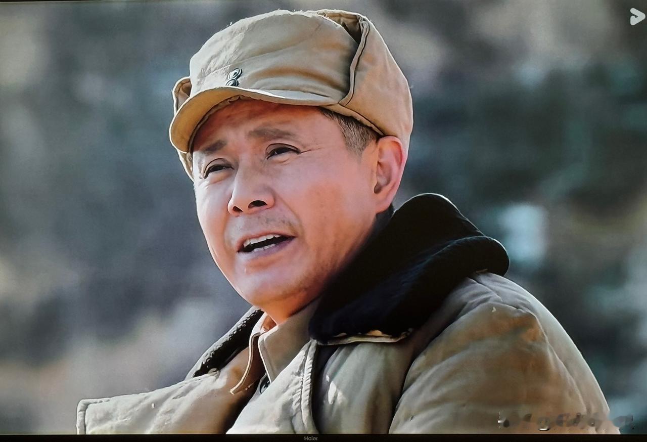 现在追剧《大决战》。
原来也看过两遍，大决战真的是一部好看的宏伟的电视连续剧。里