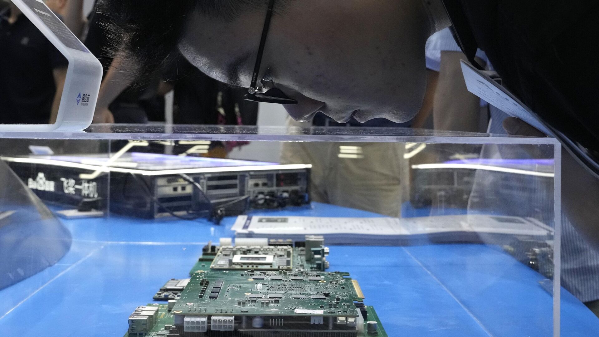 韩国即将发布新年经济政策蓝图，旨在通过四大核心领域推动经济增长。最新调查显示，中