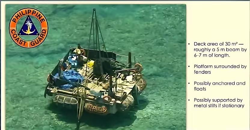 这是中国黄岩岛潟湖内的海上浮式结构体，菲律宾贼心不死，派其海岸警卫队非法偷偷摸摸