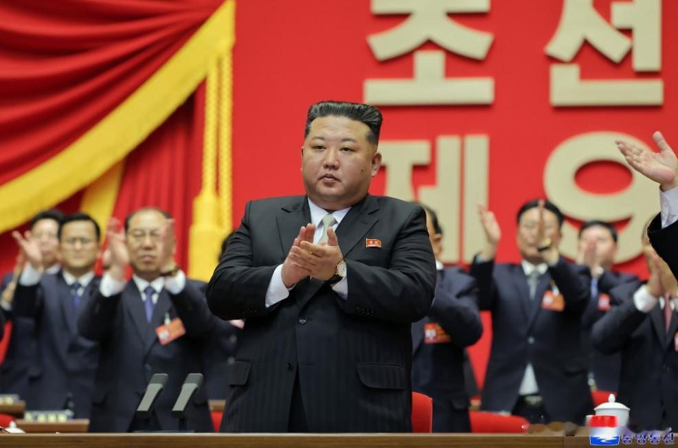 心里有鬼，才会盯得这么紧！中朝最高级别会晤一落定，日本当天就坐不住了，官房长官亲