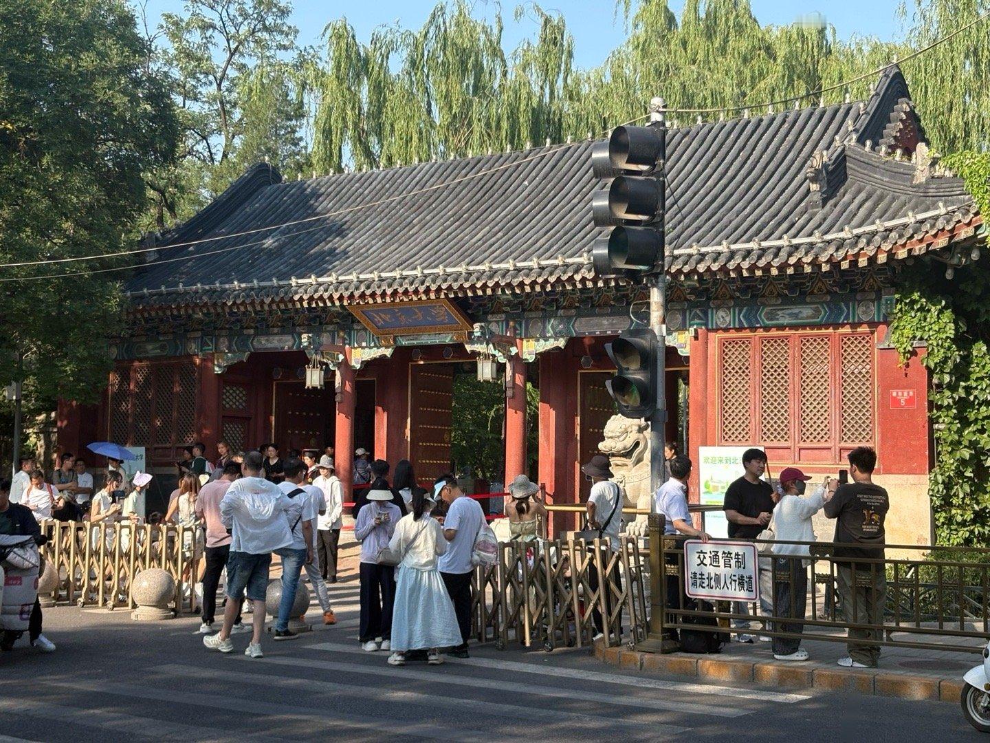 成功只有一个：按照自己的方式，去度过人生。  ​​​