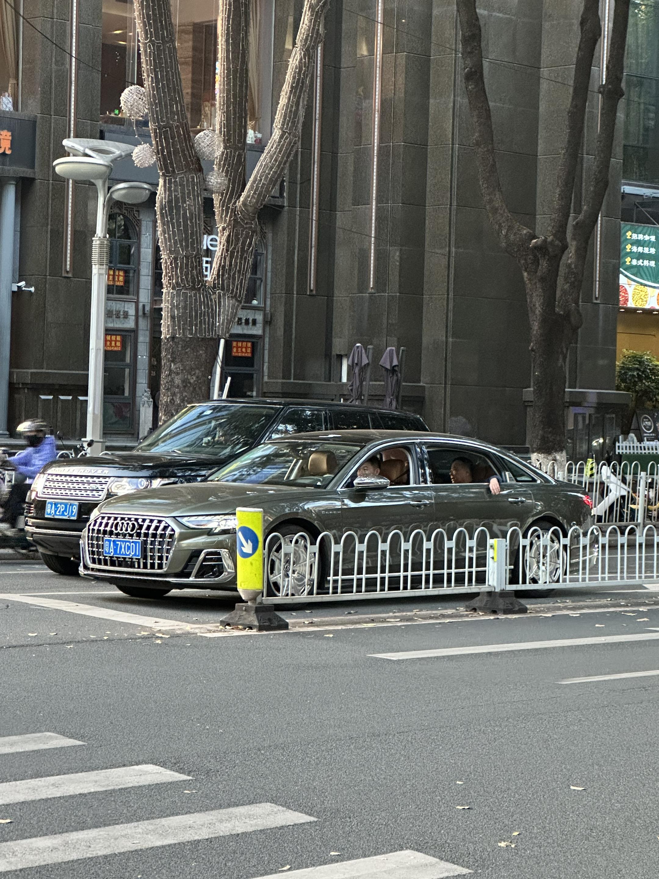 “六横十二纵，追不回初恋，但能追回当初自卑的自己”