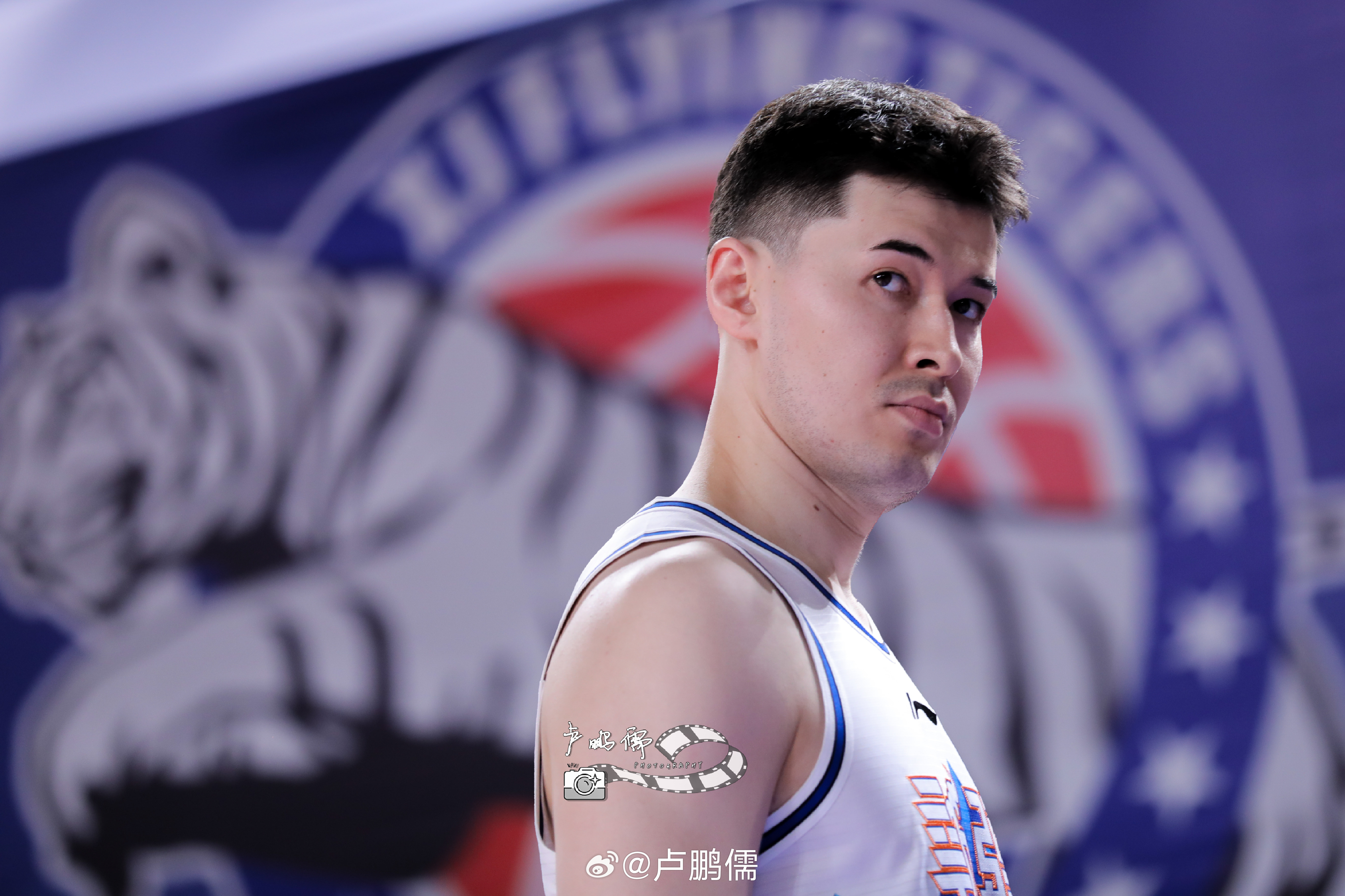 他刚好走过我刚好拍下配合完美 新疆男篮阿不都沙拉木小卢篮球世界