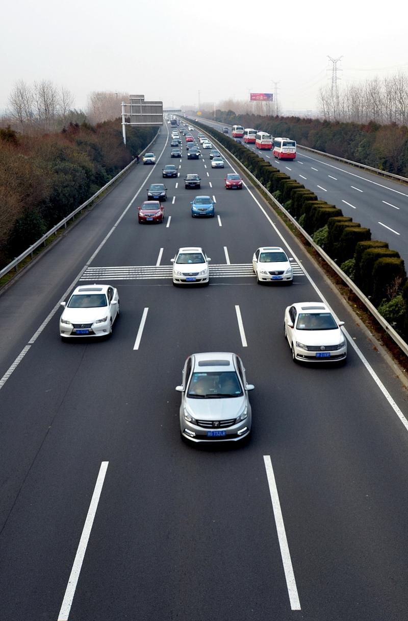 续航越跑越多的车真的存在吗边跑边充电，高速88分钟从30%充到80%，这不就是传