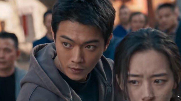 内娱出真人版猫和老鼠了许凯涂黑成这样还是好帅 