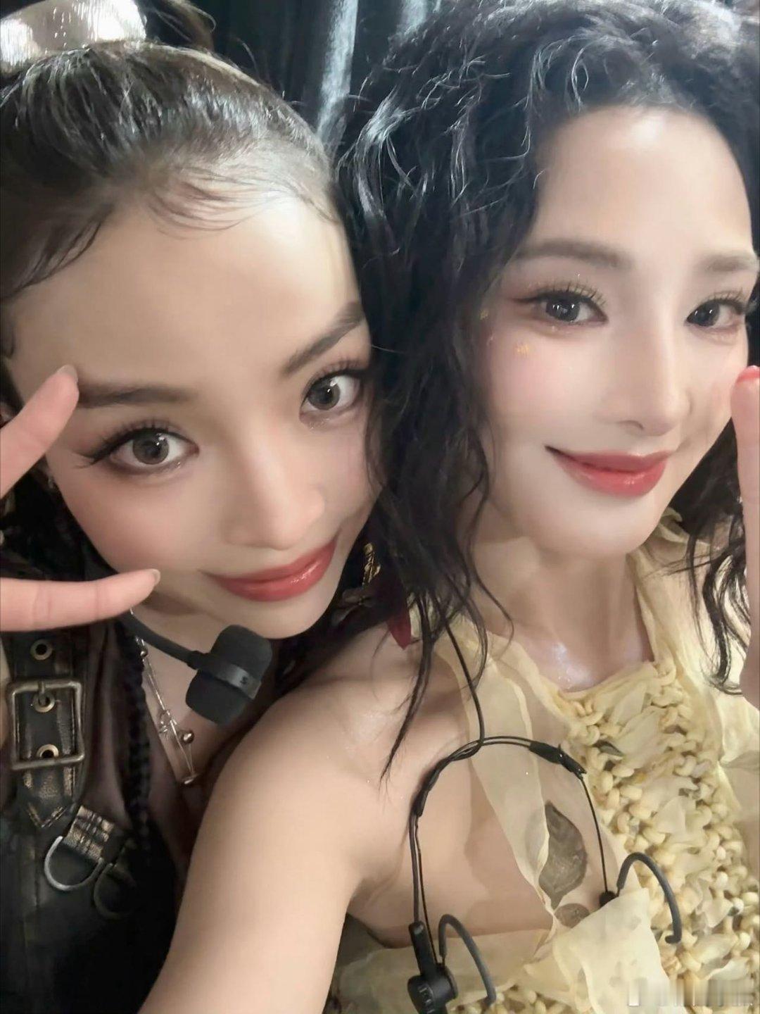 浪姐6姐姐们在彭小苒评论区集体团建啦！罗予彤、李晟、宋妍霏等一众姐姐齐聚，互动热