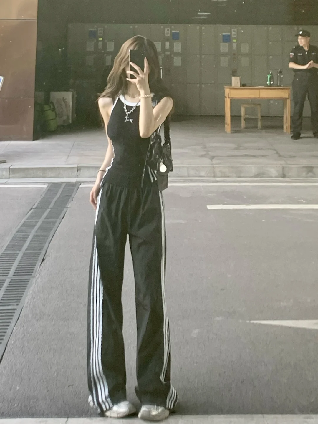 jennie休闲慵懒出门穿搭~~