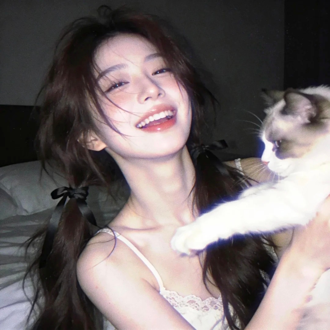 1100女头‖女生头像‖个性人生的旅途，总是蜿蜒曲折坎坷不平的。一个有为的人，他