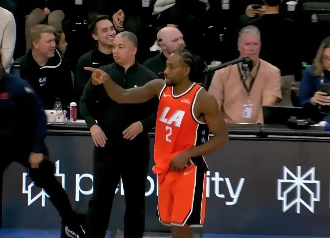 55分！快船末节17分领先还留小卡
 
这不是刷，是救命。快船本季被逆转4次，最