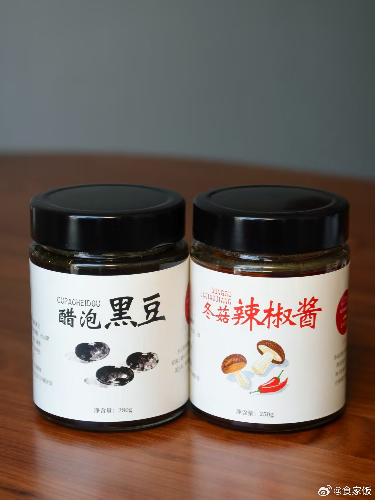 今日闷热如蒸。经过章氏，顺手买了双档和冷面。章氏的清冷面是飒飒清的清。面条不错，
