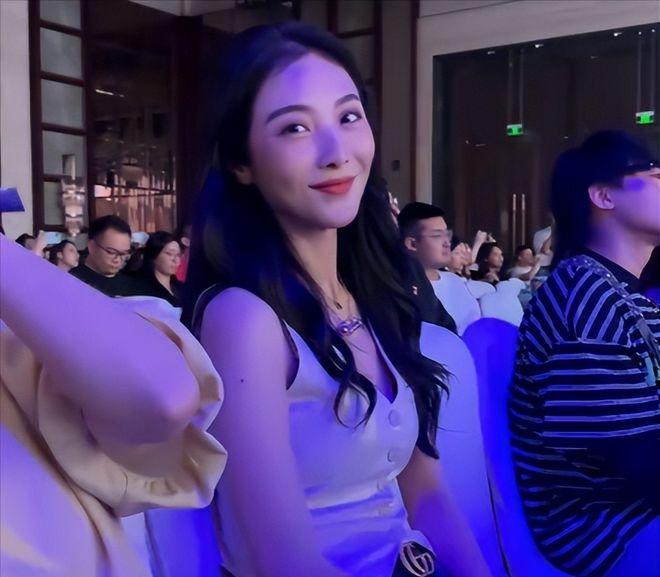 “我不需要男人！”2018年，山东28岁女模特，单身却想当母亲，于是便跑到泰国尝