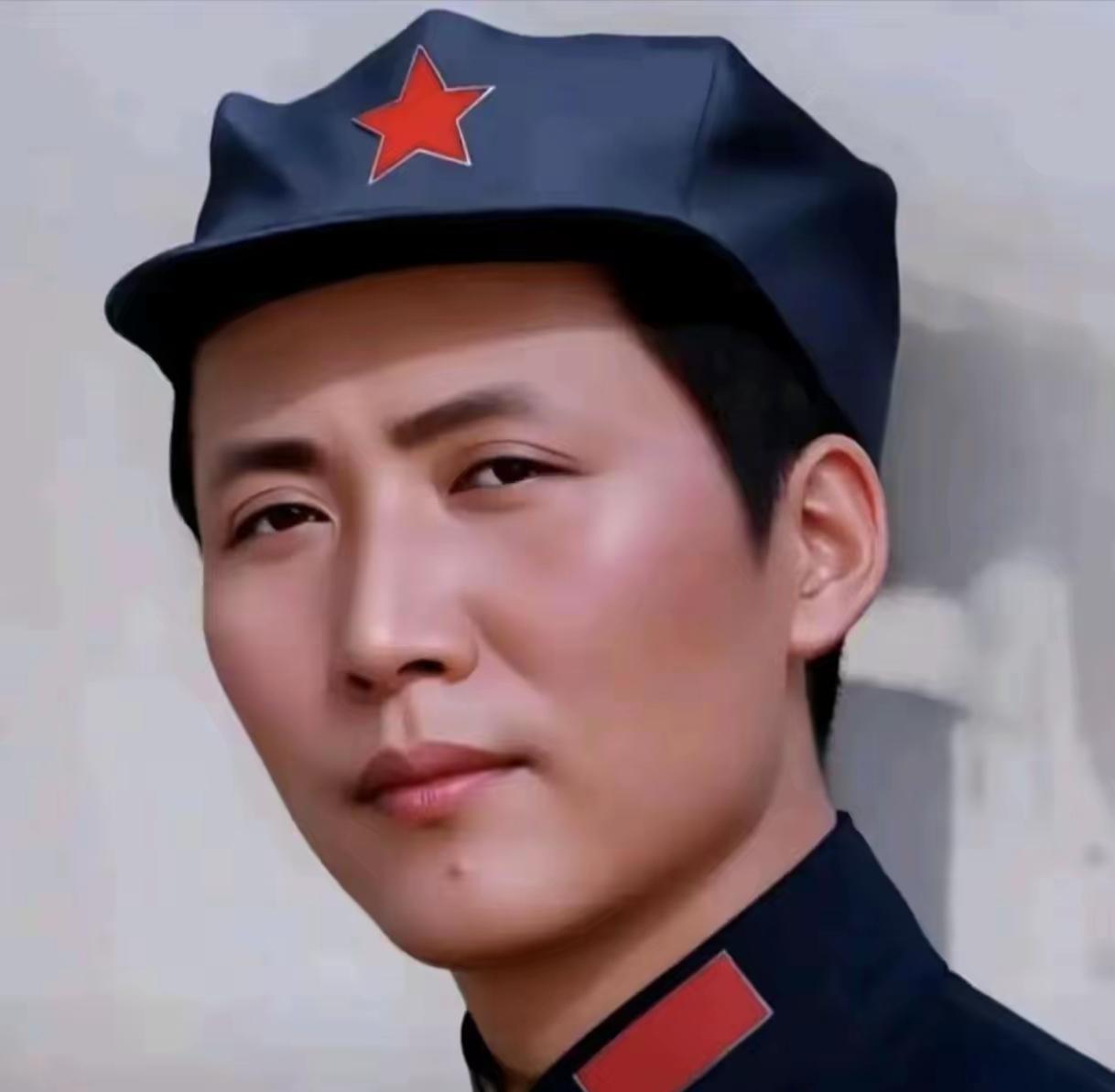 据说，这是毛主席自己最中意的一张照片。每次端详这张老照片我都忍不住感慨，这哪是普