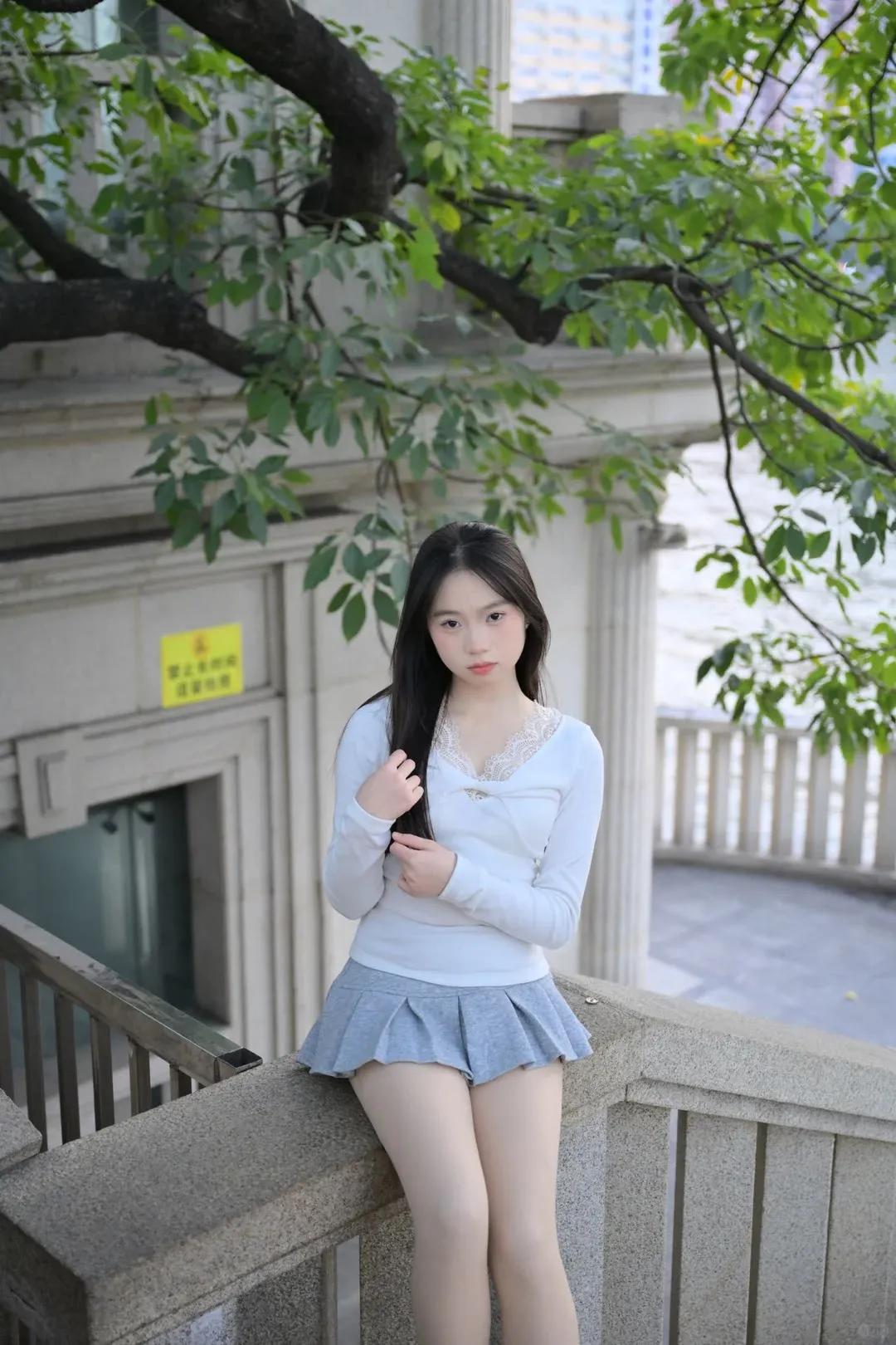 如果吻她一下会穷三年，但你愿意吗