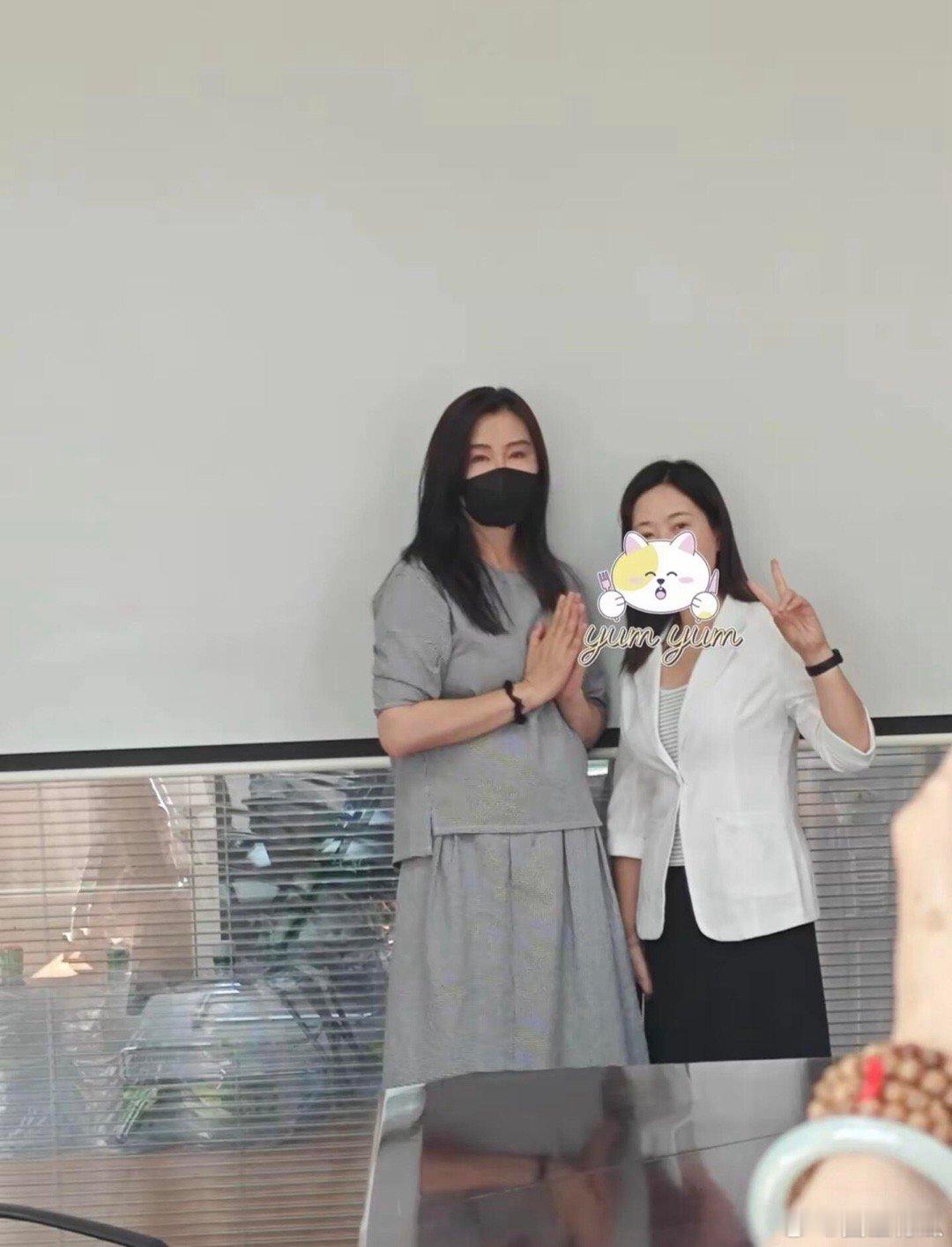网友在苏州偶遇王祖贤，女神状态绝绝子[赢牛奶][送花花] ​​​