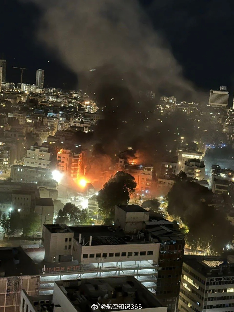 【伊朗导弹击中以军总参谋部】据伊朗方面3月1日消息，伊朗伊斯兰革命卫队导弹击中以