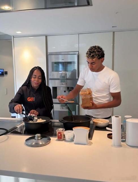 🔥萨拉赫炮轰利物浦！直言与主帅关系 “归零”，被当替罪羊 “往车底推”，暗示对