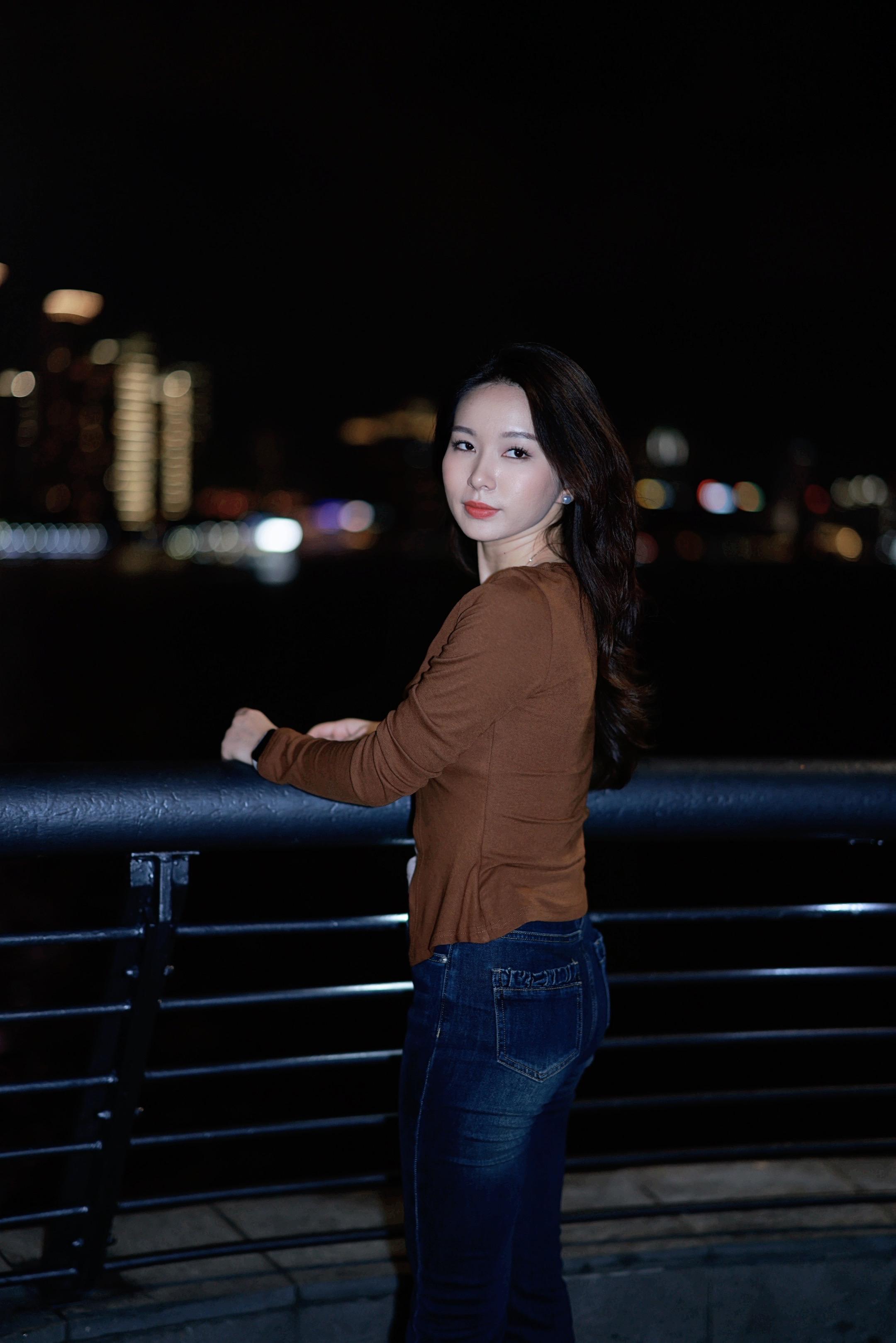 街拍小姐姐穿搭秀 拍出电影感 美女街拍穿搭 街拍小姐姐穿搭 拍照姿势