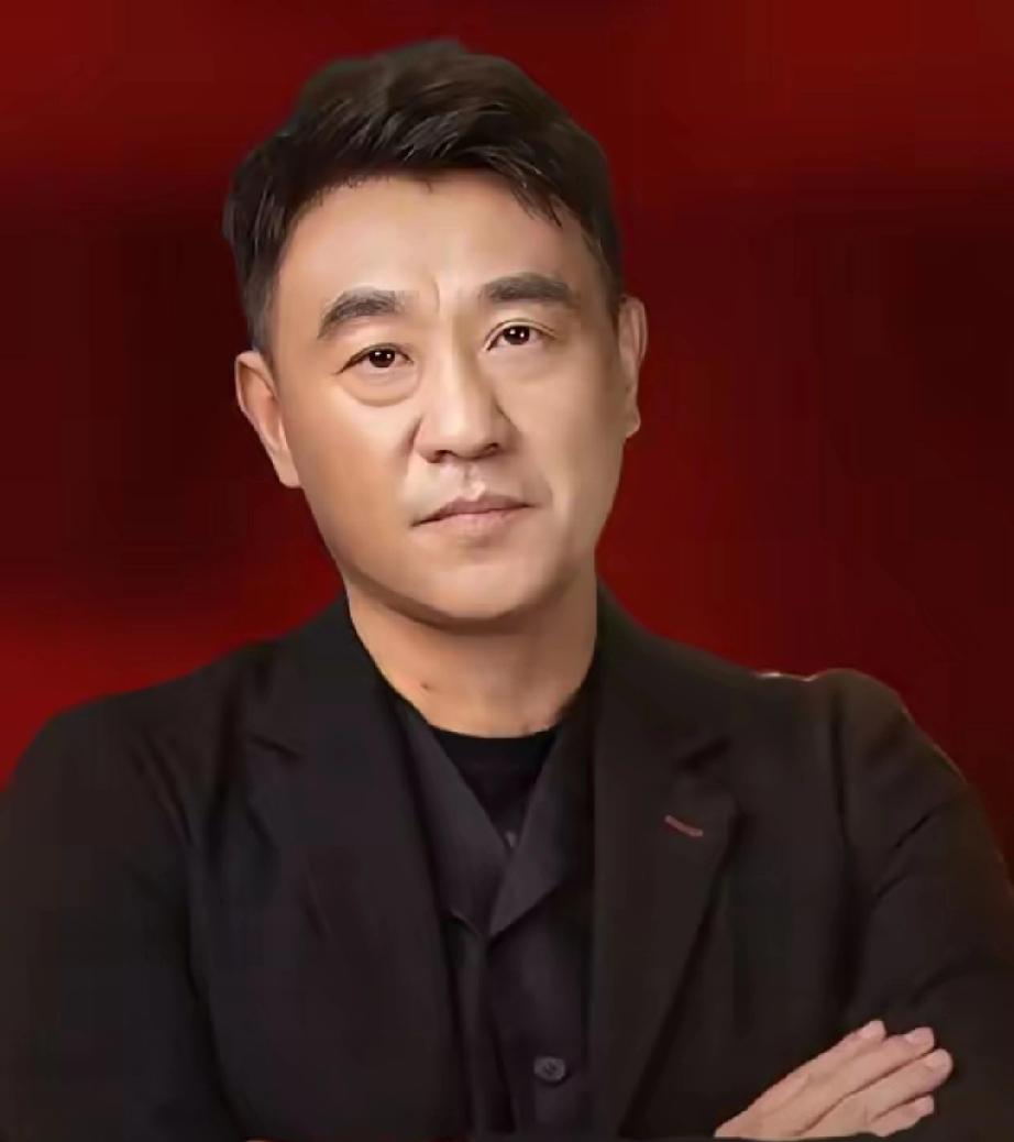 何冰这辈子最赚的一次冲动！穷小子裸婚娶白月光，相守27年零绯闻
 
      