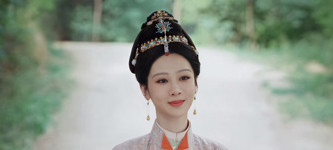杨紫在评论区唱歌谁能想到杨紫直接跑到评论区唱歌啦！也太接地气太可爱了吧，没有一点