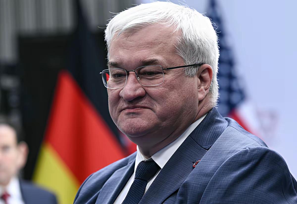 【欧尔班一走，乌克兰高呼：打仗的钱来了】

乌克兰外长西比哈，在4月21日开了个