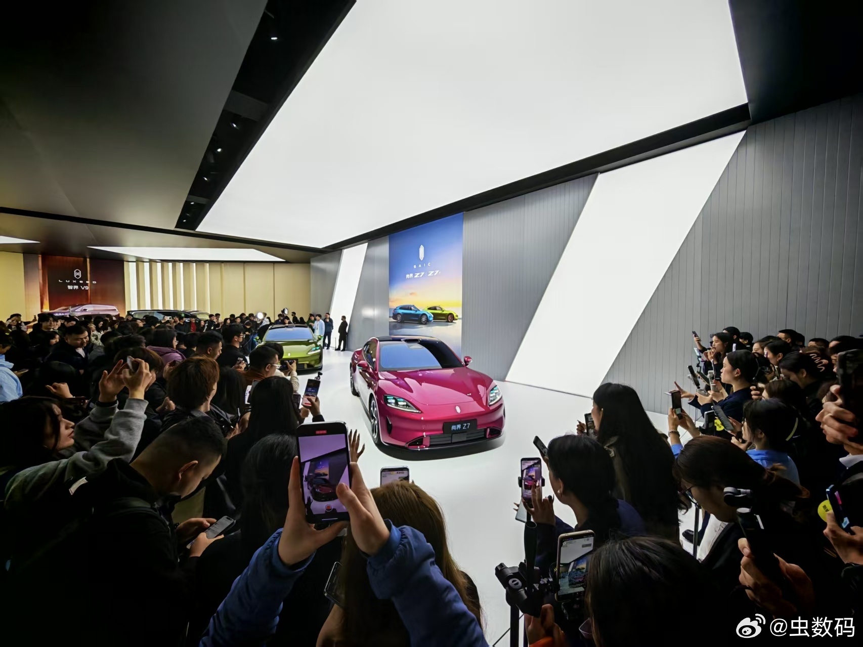 尚界Z7对标小米新SU7，天塌了，预售价22.98万元只比小米新SU7预售价便宜