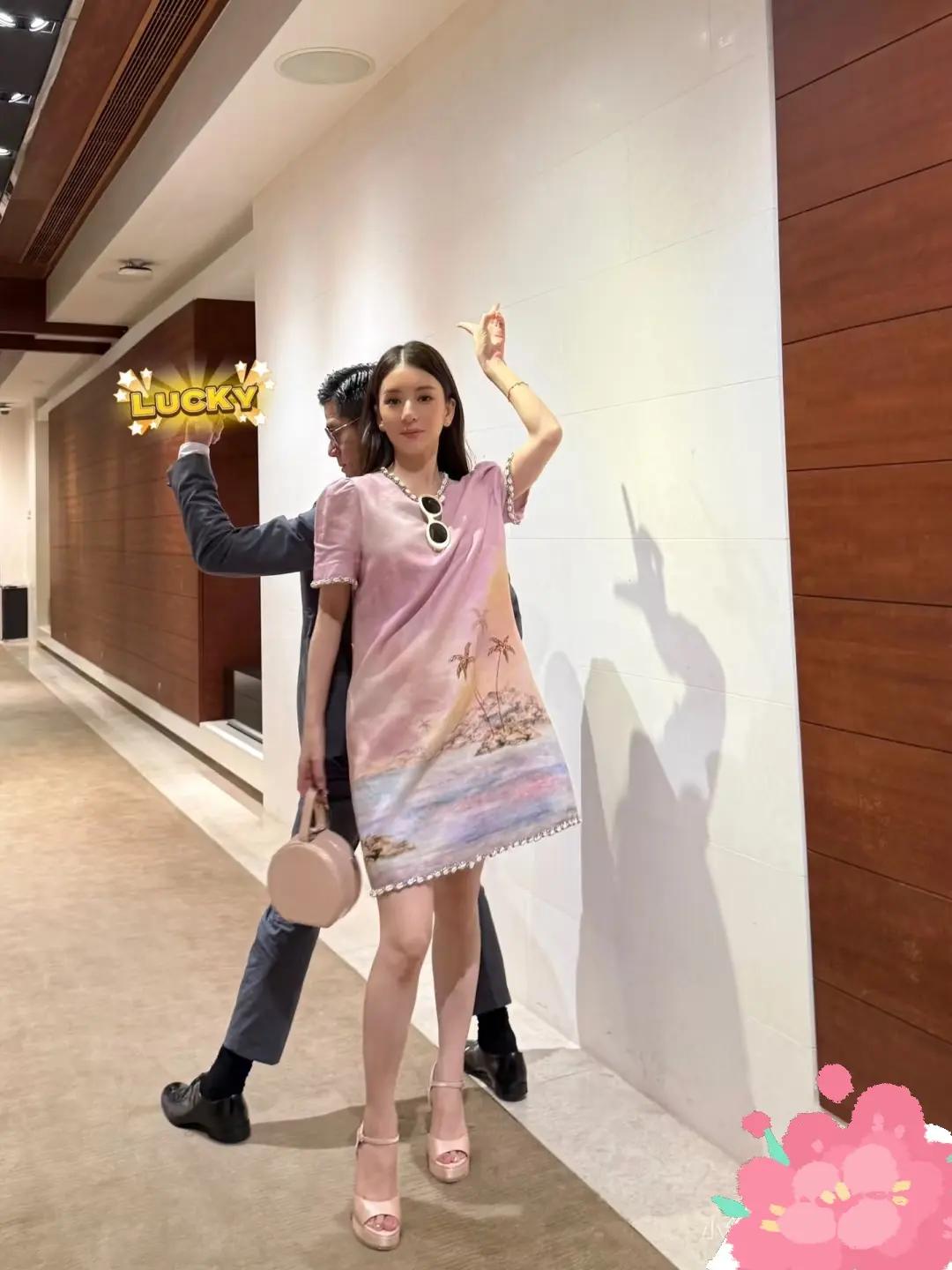 方媛跟老公郭富城高调撒糖！郭富城配合老婆拍搞怪照片，夫妻俩好恩爱