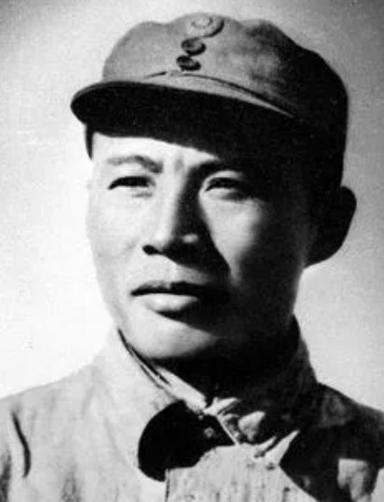 1937年，吕正操麾下一个营被日军包围，他正要率部营救，谁知军长却发来电报：“这