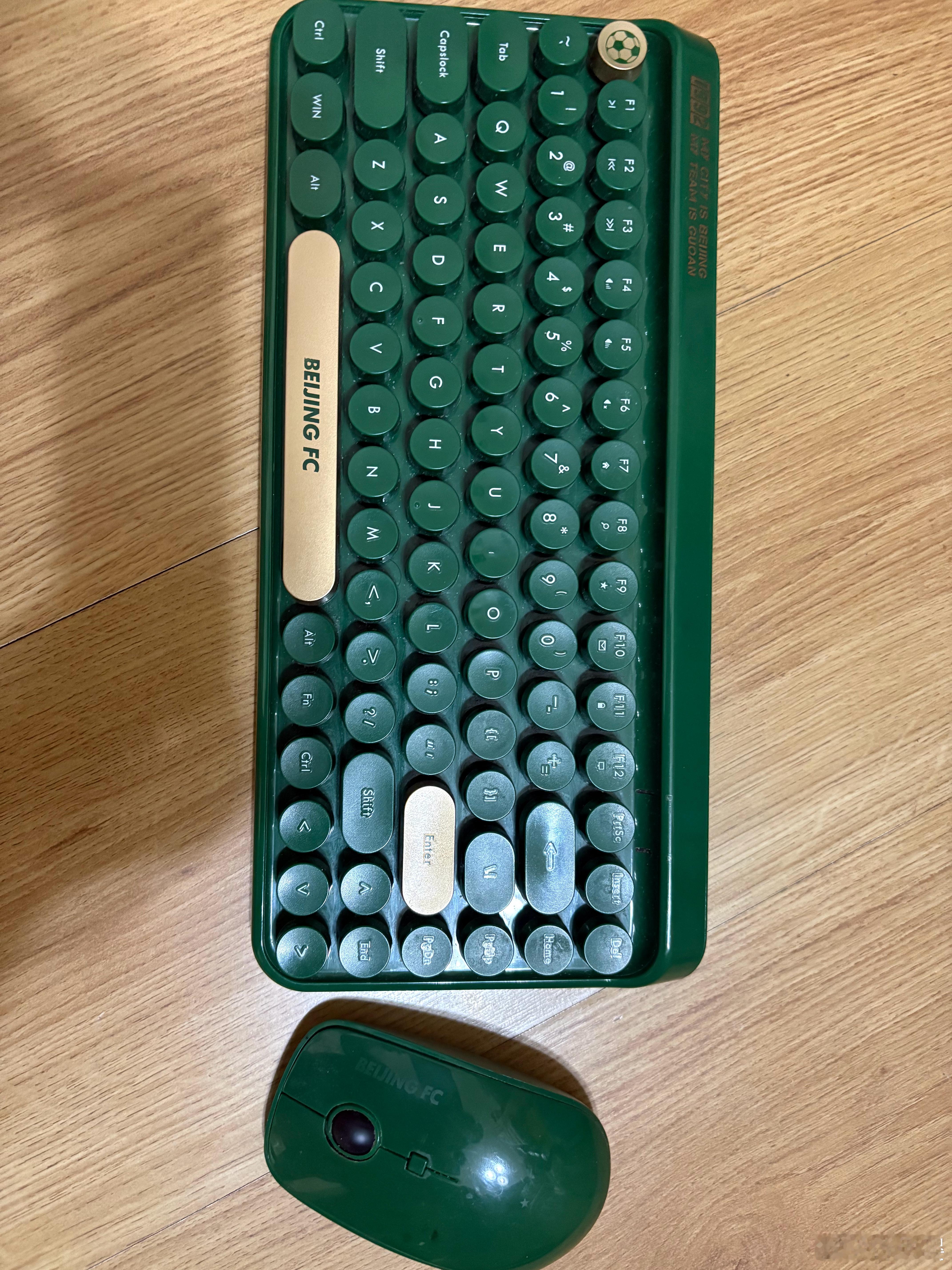 跟我了将近十年的，起码六七年的国安键盘和鼠标，下午同一时间全坏了，彻底报废了，有