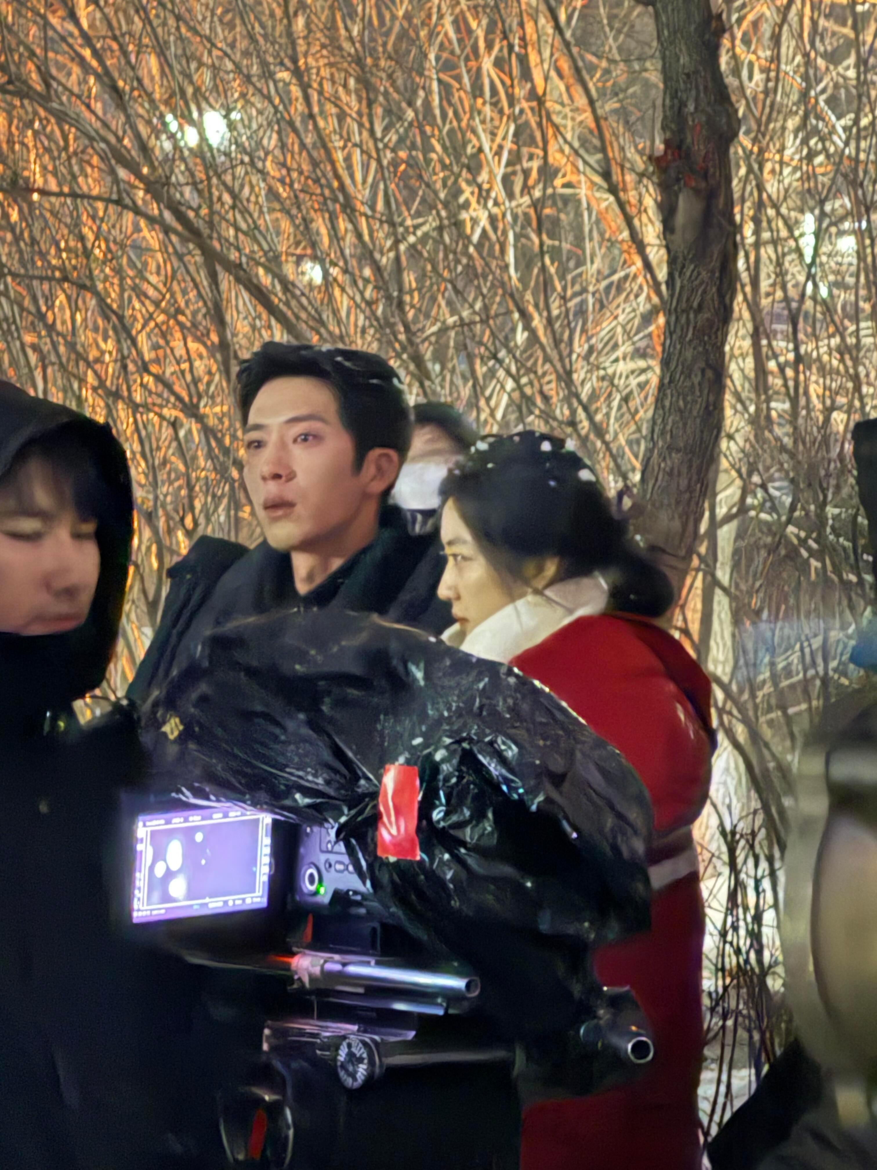 井柏然孙千的吻戏两个人给人的感觉真的很搭，好想去哈尔滨看两位 