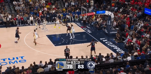 队友都指挥库里防马瑟琳，库里又离开了他的位置。。。。 