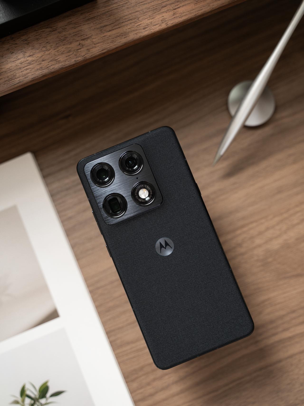 moto X70 Air Pro这名字也是又Air又Pro，在之前的Air风潮里