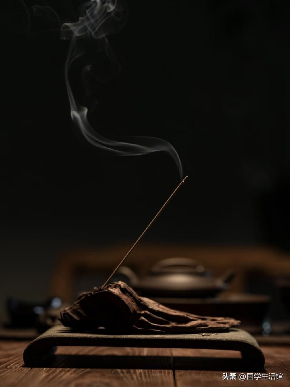 人越往后走越通透：顶级的养生，从来不在身体上！
 
年轻时，我们都搞错了养生。