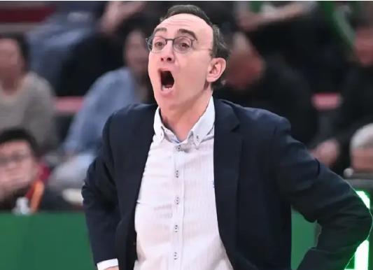 辽篮竟然输给上海34分，比输球更让球迷伤心的是乌戈的赛后发言！球员教练思想不统一