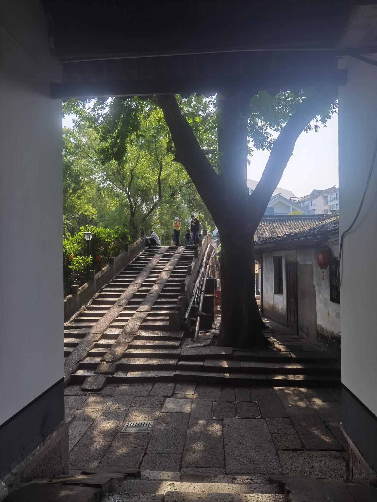 从4个角度看绍兴仓桥直街宝珠桥，清晨时光。仓桥直街 宝珠桥