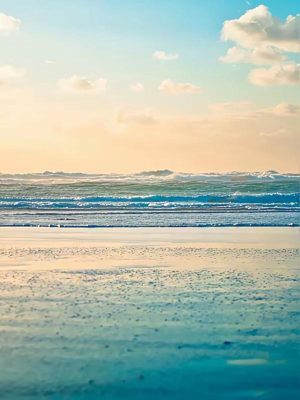 登高方觉天地阔，
到老始知爸妈亲。
横批：《天地与爸妈》