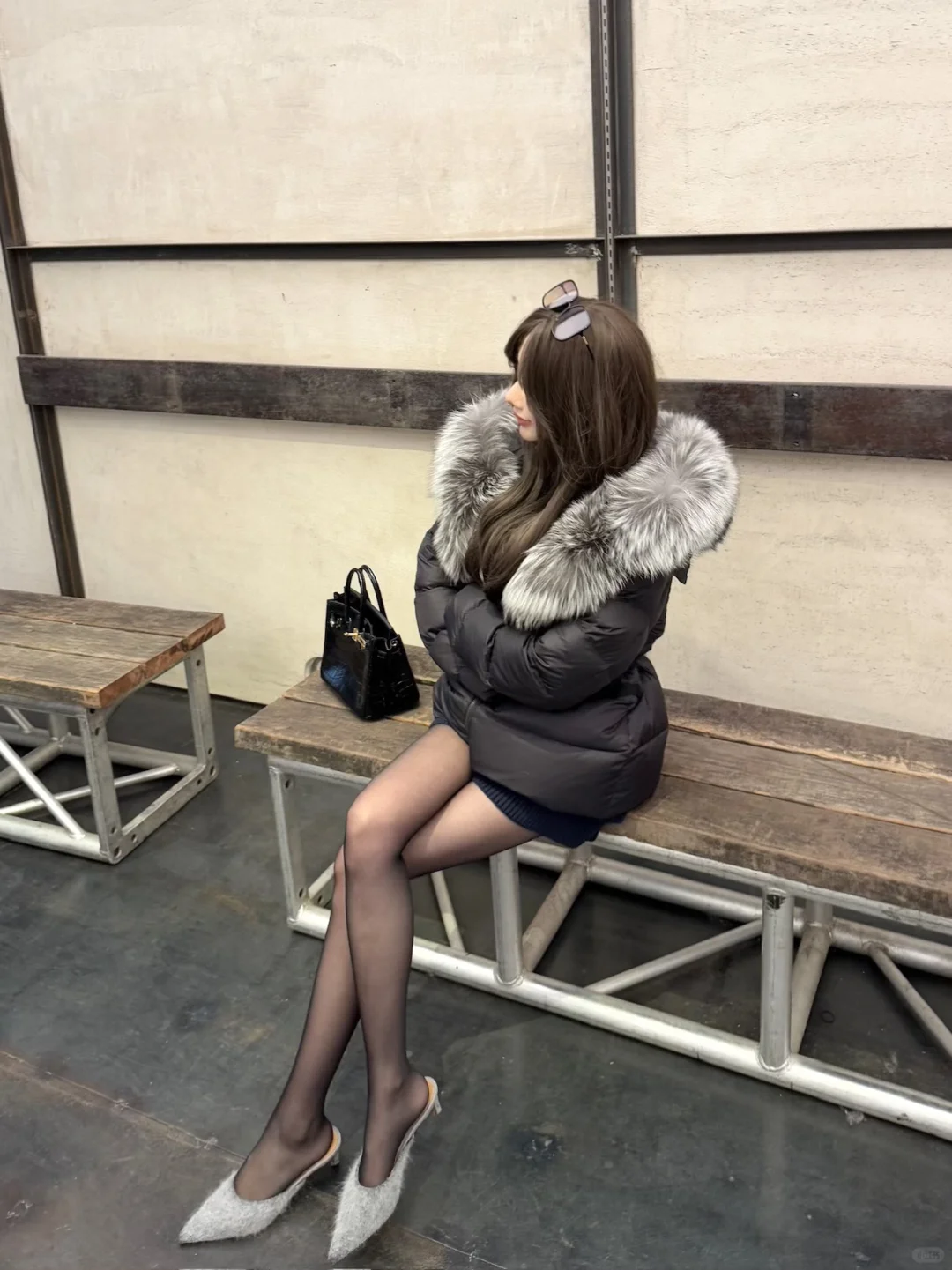 黑丝配羽绒服yyds