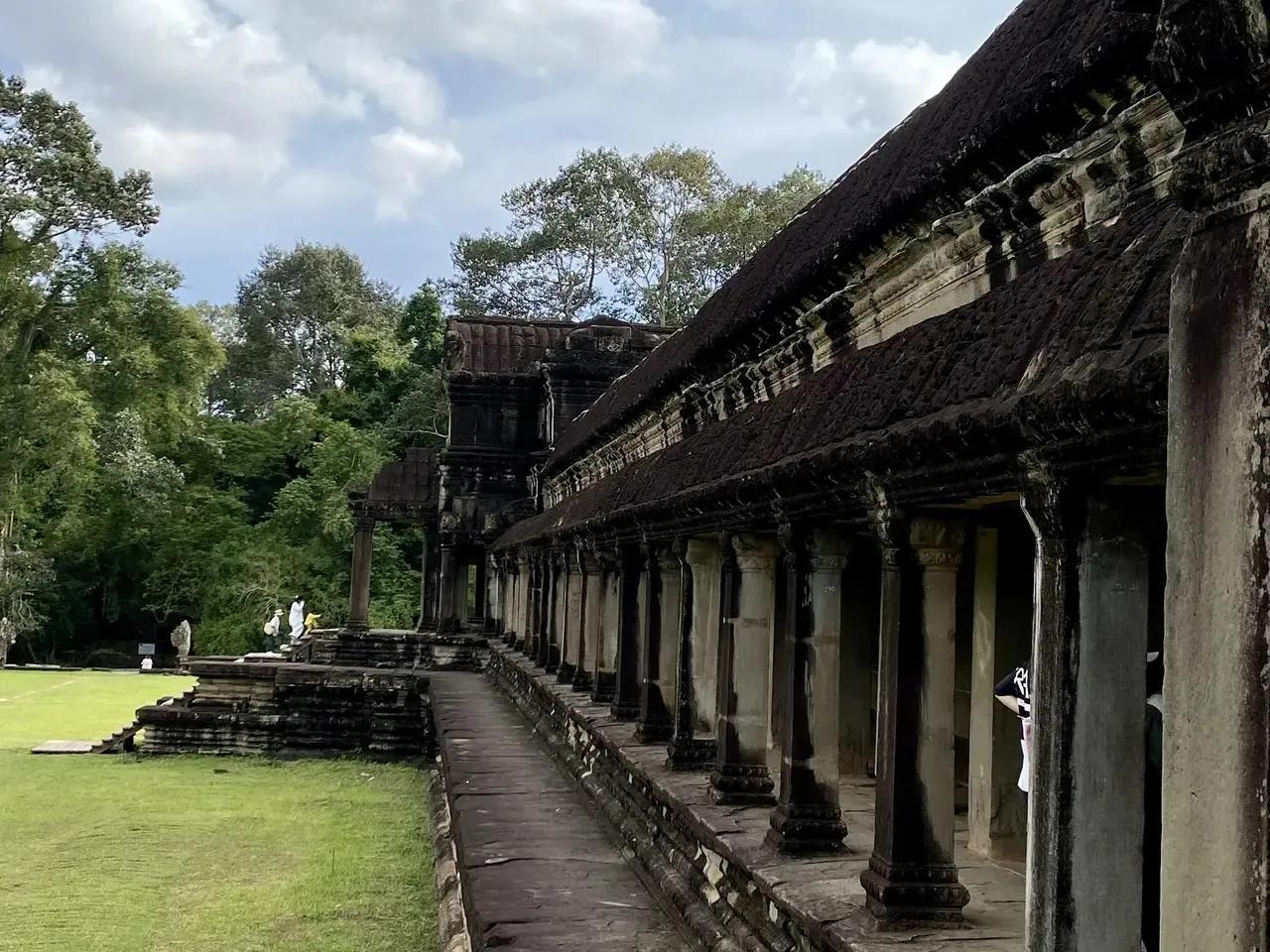 泰柬边境冲突已经持续10多天了，目前没有停火的迹象，而且还呈现升级的态势。今天来