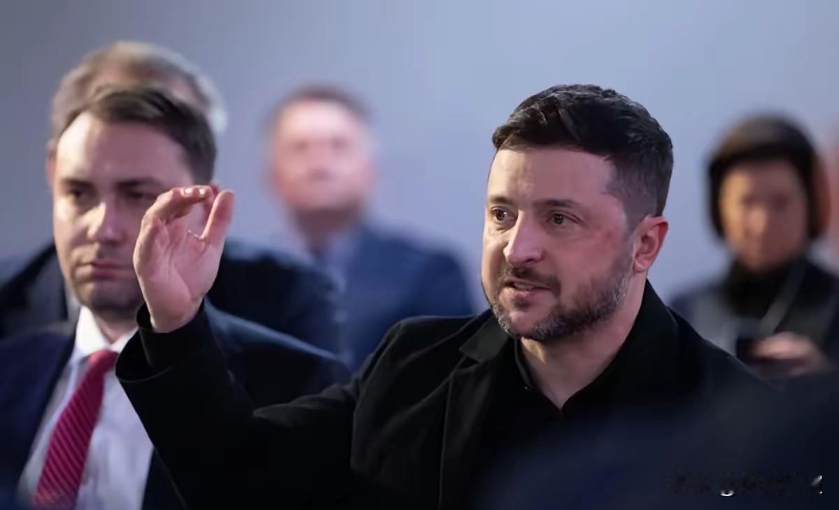 2月4日，泽连斯基接受法国第二电视台采访，谈及阿布扎比谈判立场、俄军顿巴斯作战预