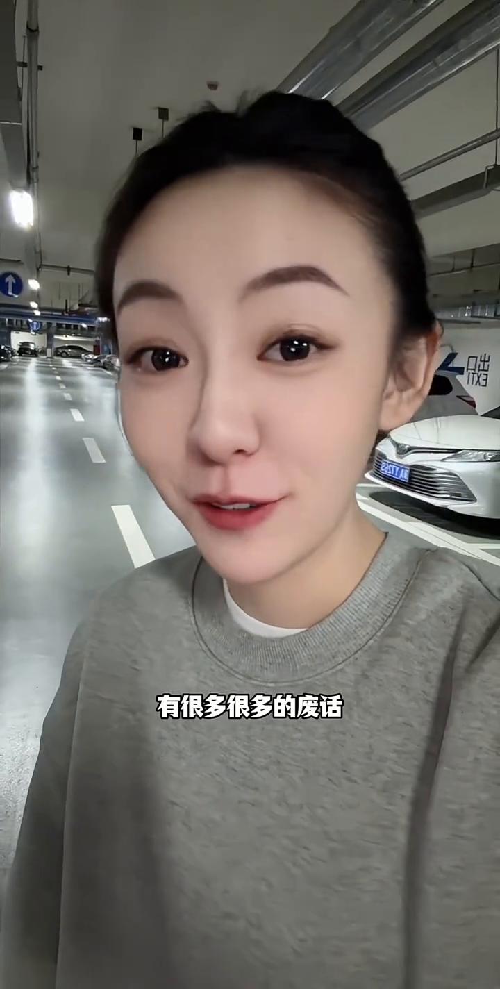 感受幸福。
你发现没有，人只有在感受到幸福的时候才会一直不停的想说话。如果你在一