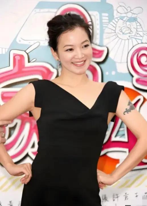 2013年，36岁的主持人阿雅突然发现自己怀孕了，她找到大自己13岁的活佛仁波切