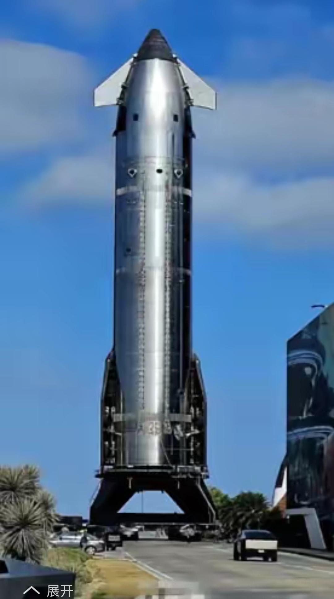 40层楼那么高，5000吨重，33台发动机一起点火——这枚火箭，下个月就要飞了。