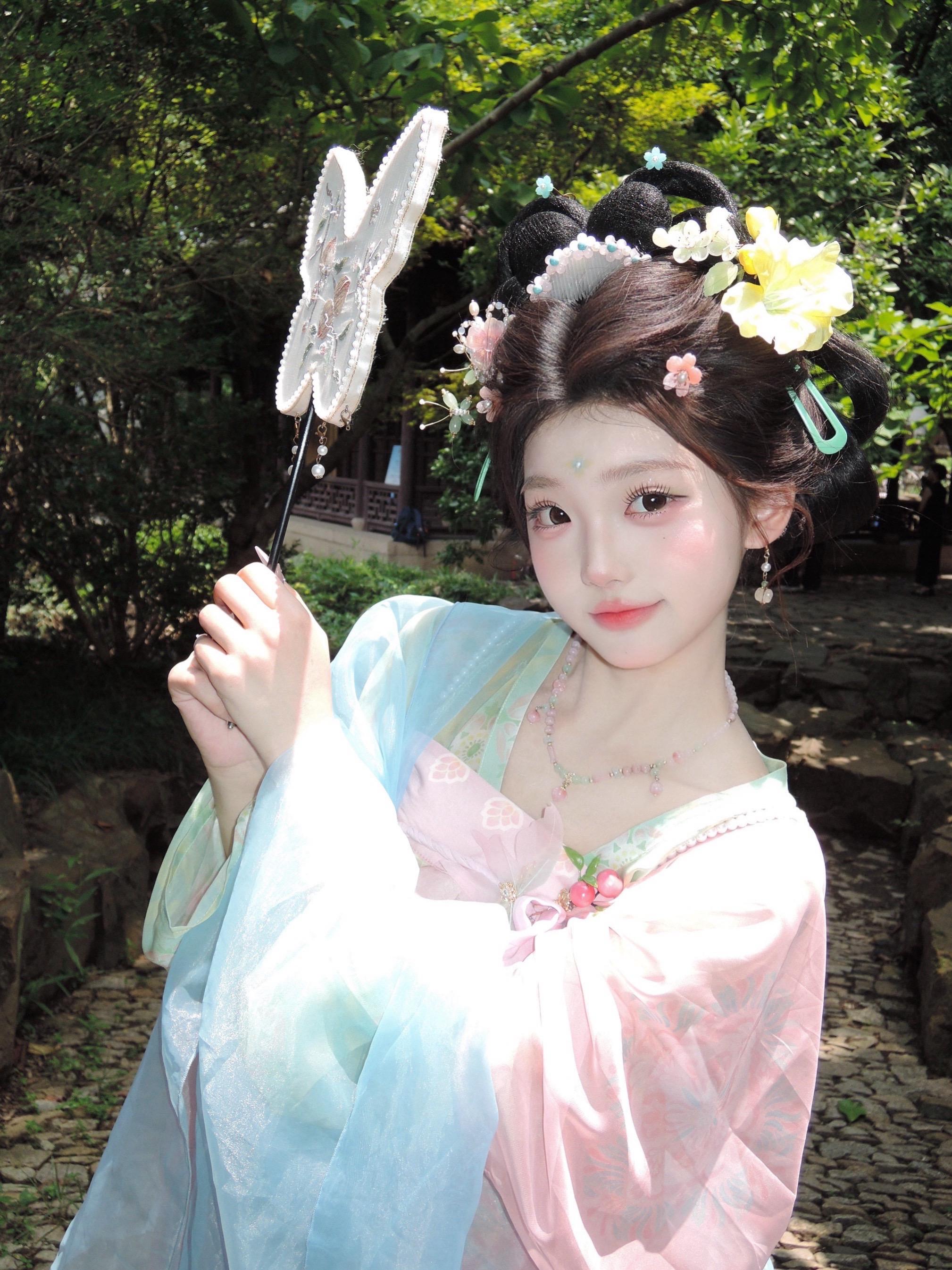 我在你身后呢。小唐风