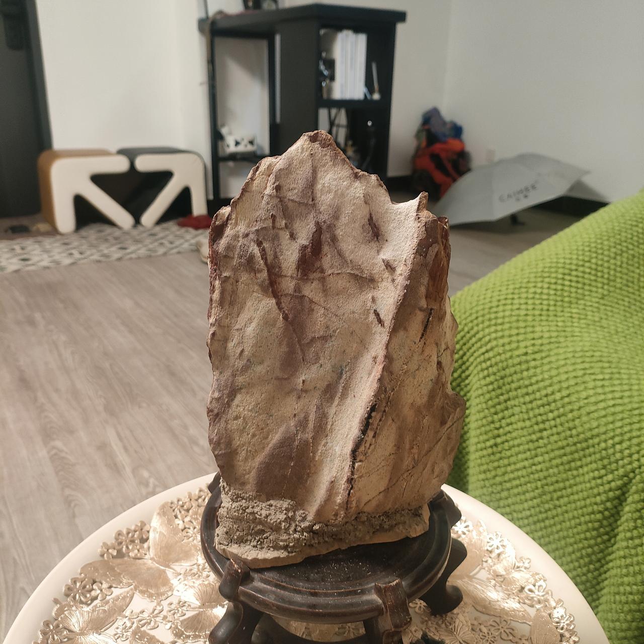 这观赏石，如果取名你会取什么？这个是当年在厦门火烧屿的海边捡的一块石头。