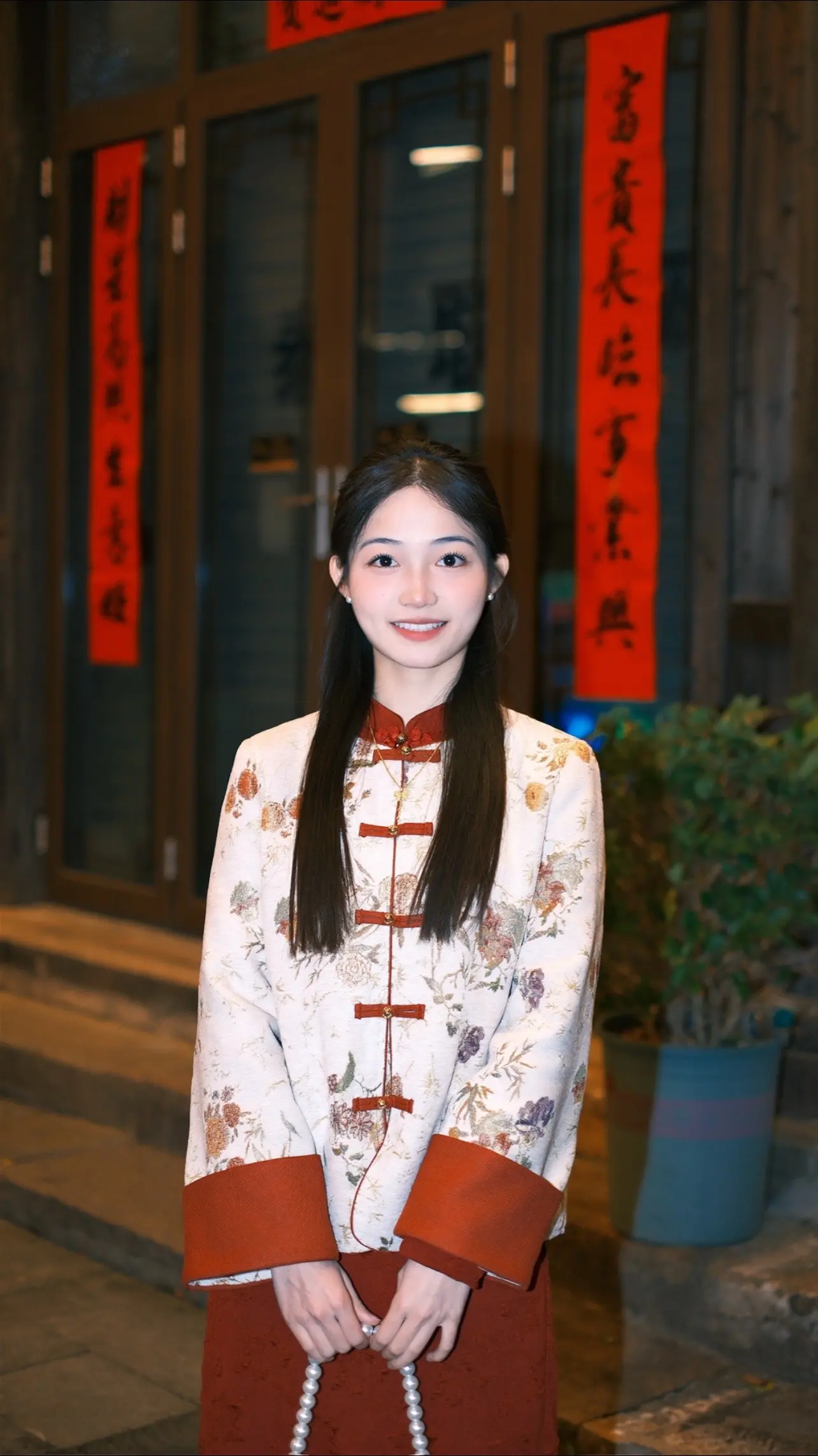 好像能理解为什么爱能让人变得温柔了。因坚定地爱着 所以什么都不想计较了...